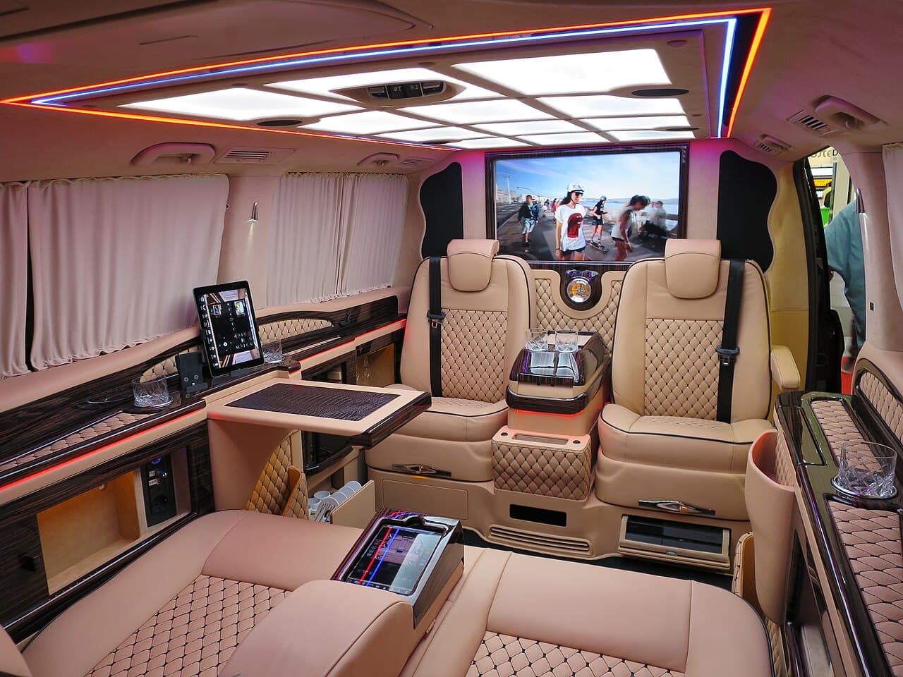 Mercedes Vito VIP V-Class 2